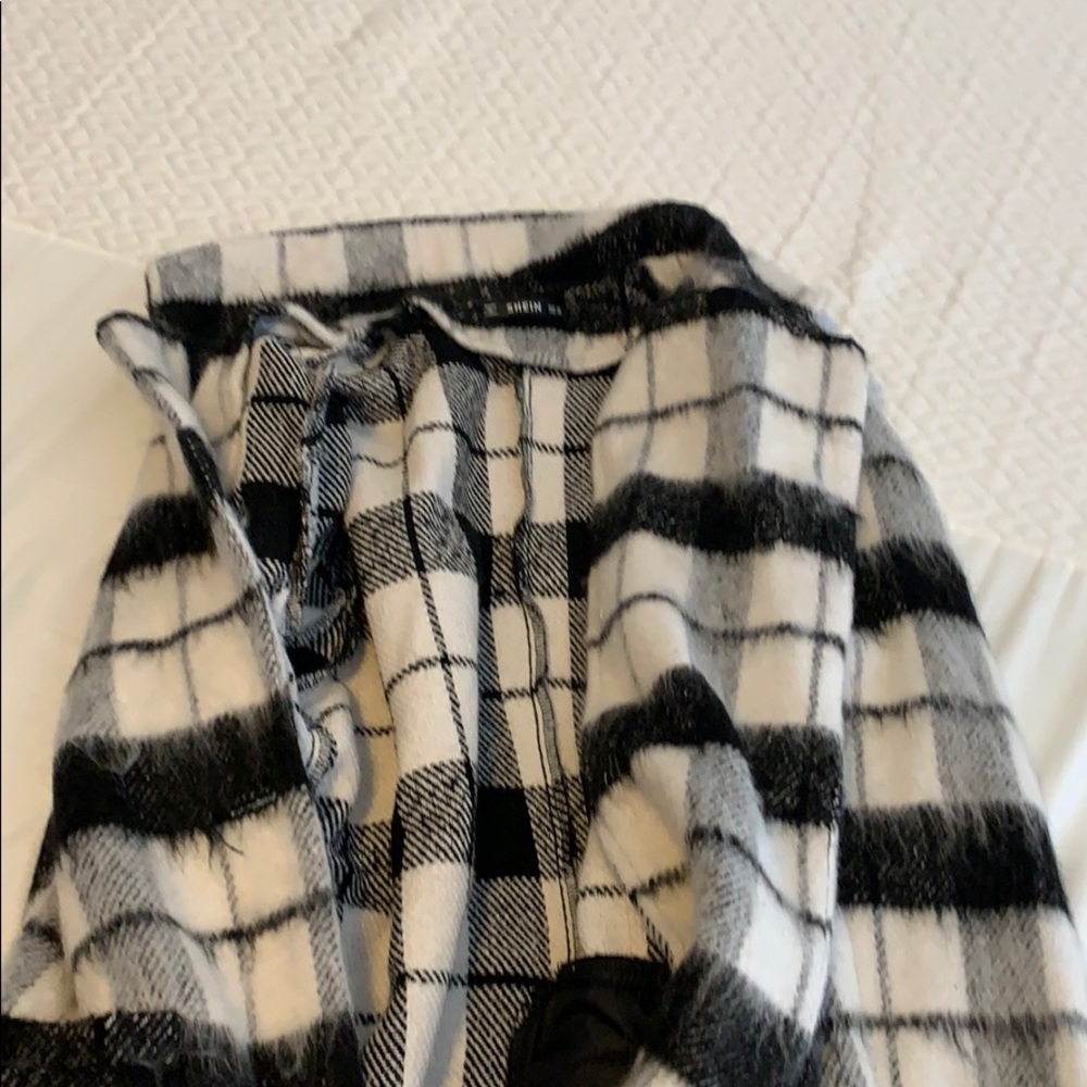 Plaid Shacket Long Black White - Picture 6 of 7